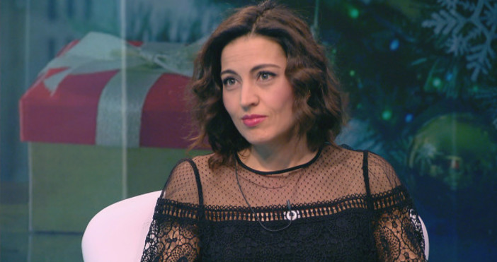 Десислава Стоянова е водеща на предаването Преди обед по bTV