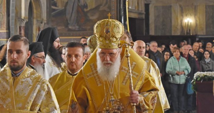 Снимка БулфотоЗапочна празничната литургия в столичната катедрала Св Александър Невски