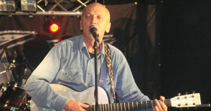 Отиде си музикантът Бойко Трифонов, първият вокалист на група Атлас. Трифонов