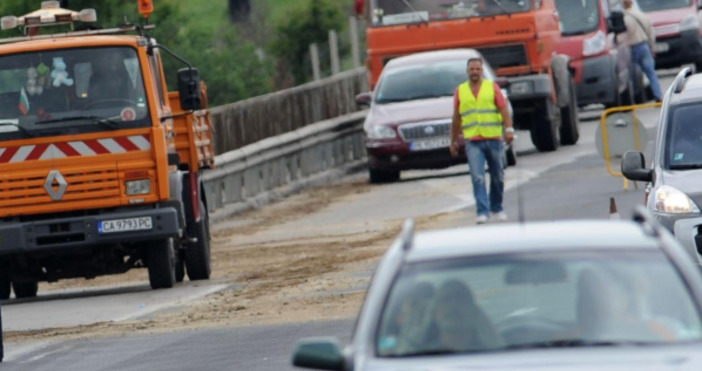 Шофьорите да се движат с повишено внимание по автомагистрала Тракия