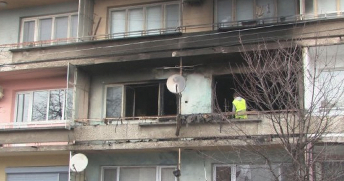 Пожар горя в жилищен блок в Казанлък Огненото бедствие беше