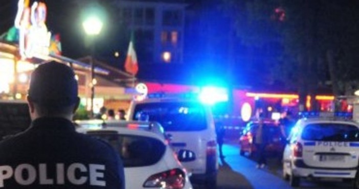 18-годишен младеж нападна минувачи с нож на улица в Дъндолк,