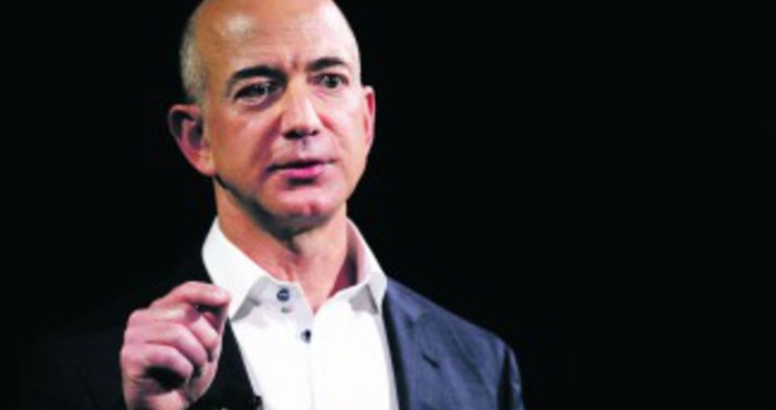 Ръководителят на интернет компанията Amazon Джеф Безос стана най богатият човек