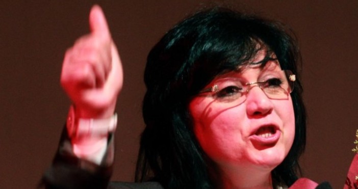 Снимка БулфотоВ момента в парламента ври и кипи защото депутатите