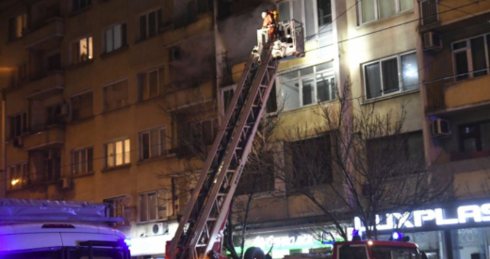 Снимка БулфотоПожар избухна в жилищна сграда на столичния бул Мадрид