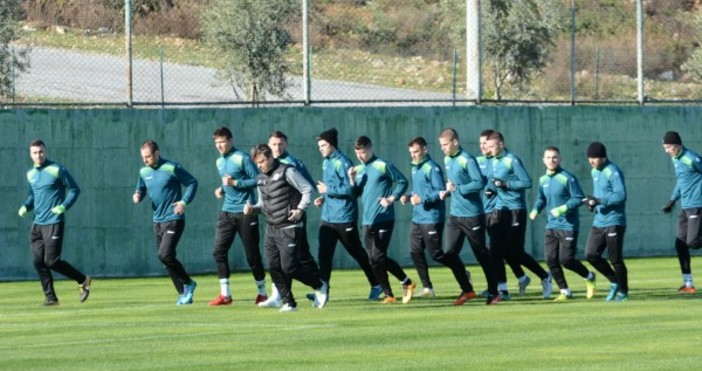 Отборът на Черно море проведе първа тренировка в Турция Моряците