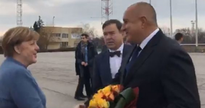 Премиерът Бойко Борисов се пусна на живо във фейсбук страницата