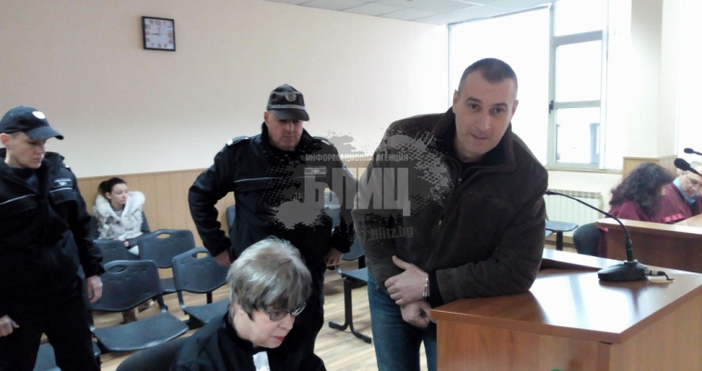 Снимка БлицСтрашни разкрития направиха в Пловдивския окръжен съд висши полицаи