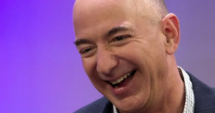Основателят и главен акционер на Amazon Джеф Безос забогатя с