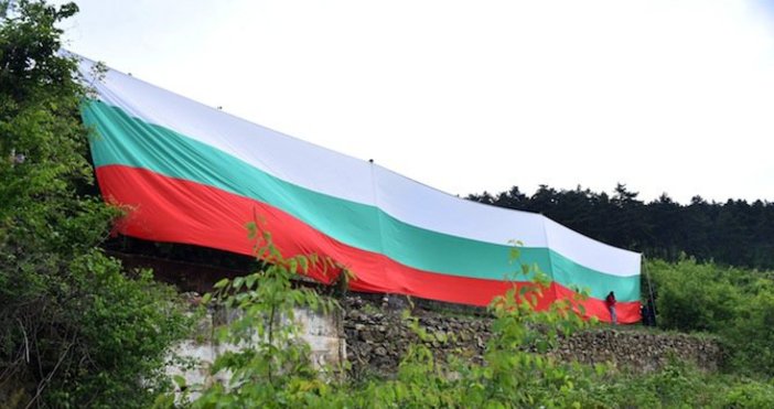 Всички знамена в Пловдив ще бъдат обновени по традиция  за