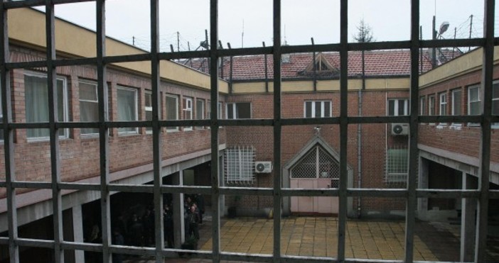 Синдикатът на служителите в затворите в България (ССЗБ) иска официално