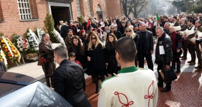 Снимки БулфотоБизнесменът Стефан Шарлопов който почина в понеделник бе изпратен