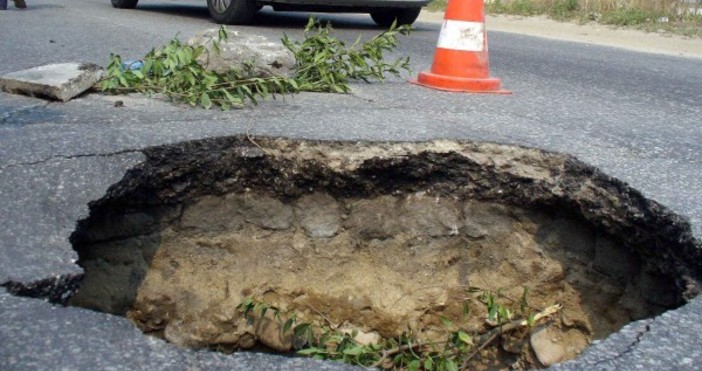 Снимка Булфото архивОще един застраховател осъди общината за потрошена в