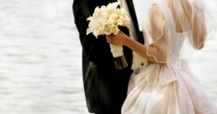 Сватбените агенции отчитат бум на чуждите и смесените двойки които