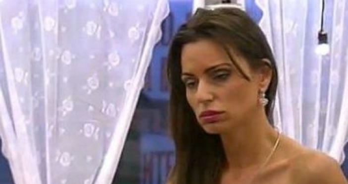 Скука е налегнала Зорница Линдарева Манекенката чувства че е зациклила