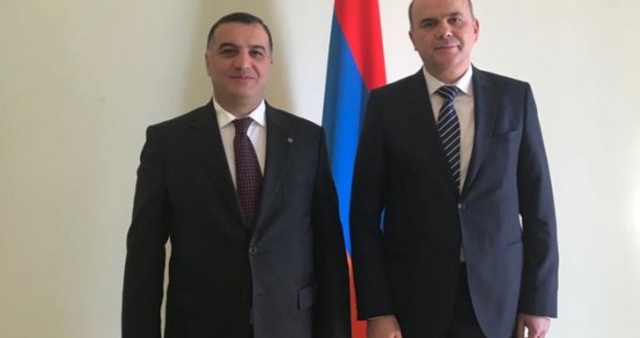 Министърът на труда и социалната политика Бисер Петков и арменския