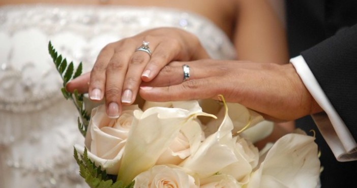 15 двойки ще сключат граждански брак във Варна навръх празника