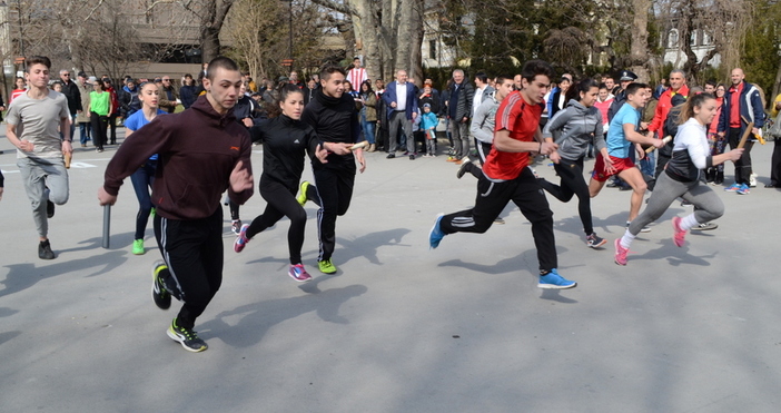 Традиционната щафетна лекоатлетическа Обиколка на Радио Варна ще се проведе