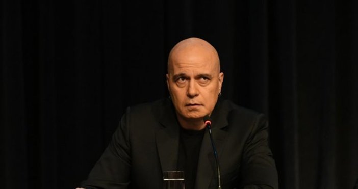 Полицията е предотвратила атентат срещу Слави Трифонов Това съобщи Факти