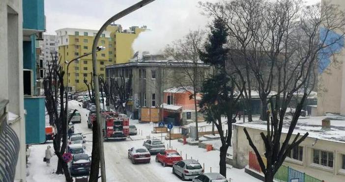 снимка Дарик Македонският дом в центъра на Варна се подпали Сигналът