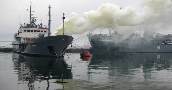 Снимката е илюстративнаМощен взрив разтърси сухотоварен търговски кораб намиращ се