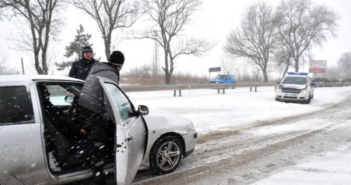 Снимка: БулфотоВсе още има проблеми със снегонавявания в Североизточна България,