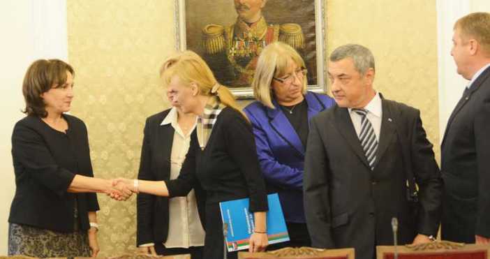 Снимка БулфотоВсяка опозиция има като основна цел да клати правителството