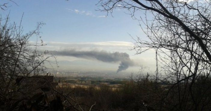 Снимка Dnes bgГолям пожар избухна тази сутрин в София Наши читатели