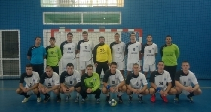 Хандбалистите на Спартак излизат утре срещу Локомотив в 1 2 финален мач