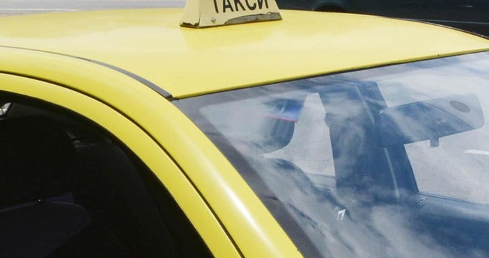 Снимка БулфотоМощна колона от таксита ще блокира Пловдив в понеделник