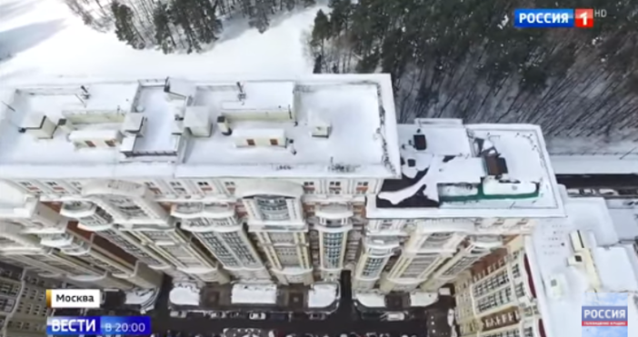 Частен курорт на покрива на висока сграда в руската столица