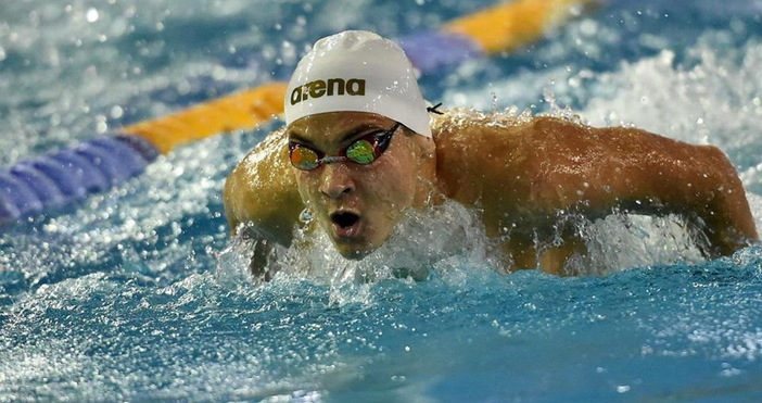 Щафетата на българския национален отбор по плуване влезе в историята