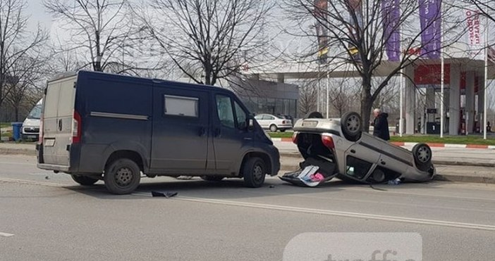 Снимка trafficnews bg43 годишна жена и 11 годишното ѝ дете са в болница след