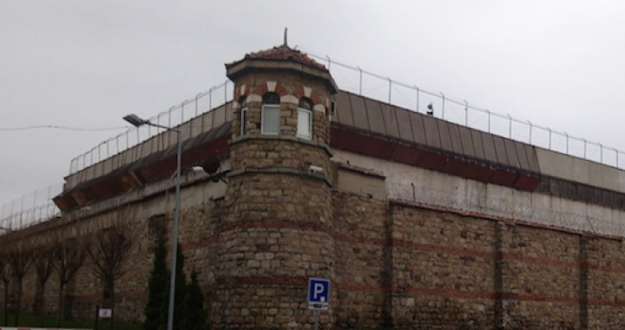 Двамата затворници които избягаха от Централния софийски затвор имали няколко