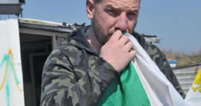 Ловецът на мигранти Динко Вълев забълнува че след операцията на