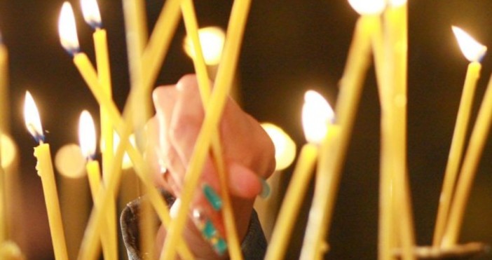 Милиони свещи са произведени за Възкресение Христово Българската православна църква