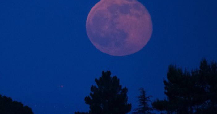Първо беше Синята Луна през март Сега се очаква Розова