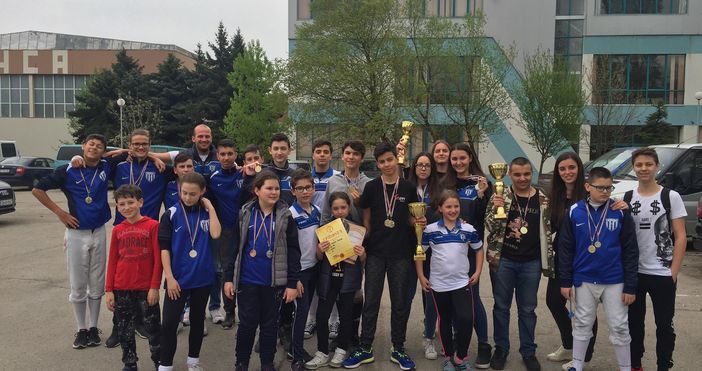 Силно се представиха състезателите на варненския клуб по фехтовка Черно