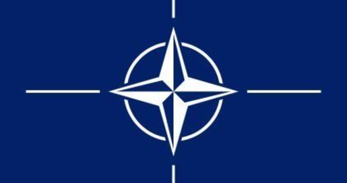 Върховният командващ Съюзното командване на НАТО генерал Къртис Скапароти пристига