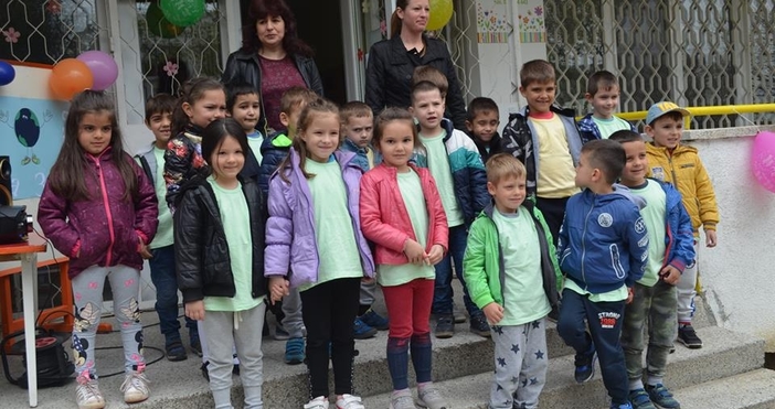 Малчуганите от детска градина Незабравка“ отбелязаха в аванс Международния ден