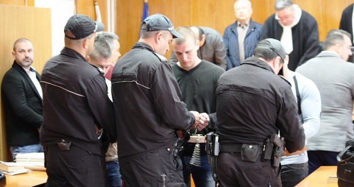 снимки ПетелОхранителят Ангел Николов ще престои в затвора 11 години