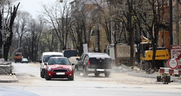 снимки: Петел“Големите пътни ремонти във Варна създават големи изпитания, това