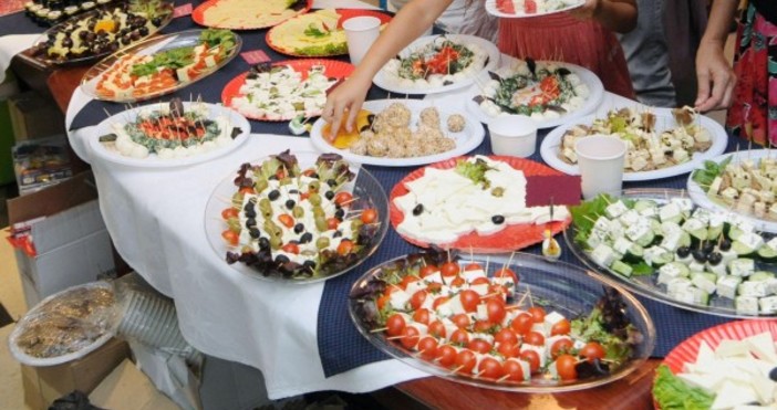 Снимка: БулфотоИдентични храни и напитки в България са с по-лошо качество и по-скъпи, отколкото на Запад, съобщи