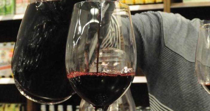 Снимка Булфото, архивСпоред експерта д-р Изабел Шакар червеното вино е