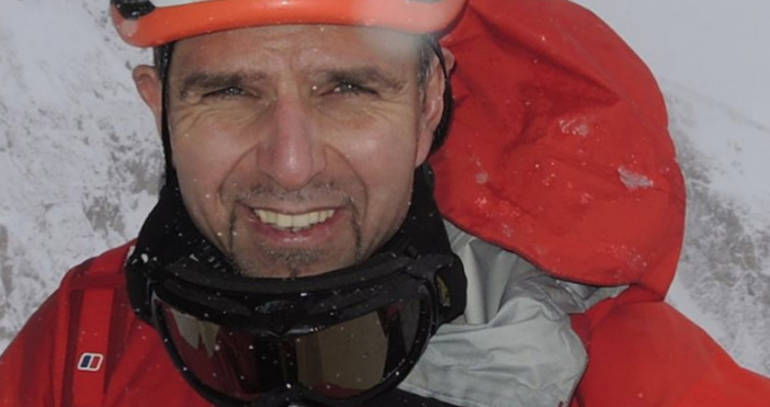 Алпинистът Боян Петров продължава да е в неизвестност в подножието на хималайския
