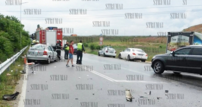 Снимка struma.comПреди обяд днес тежък пътен инцидент е станал на главен