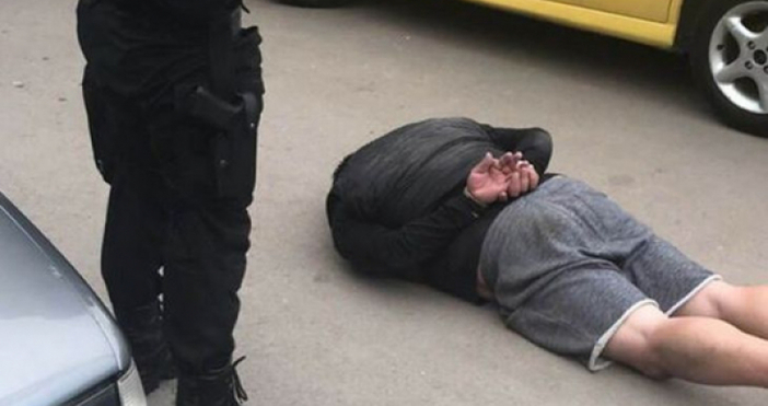 Трима софийски автокрадци бяха оковани с белезници в столичния квартал