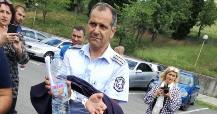 Снимка: bTVНачалникът на КАТ-Благоевград Данаил Стоицов е сред задържаните при