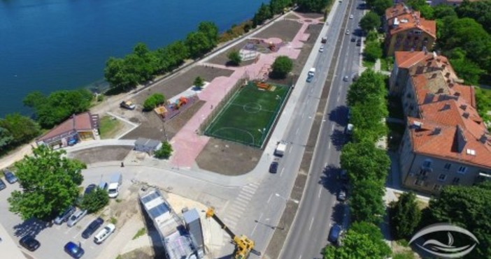 Снимки Морско око Разширението и ремонтът на бул Мара Тасева създаването