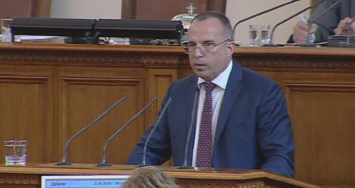 Земеделският министър Румен Порожанов беше изслушан в парламента за общата